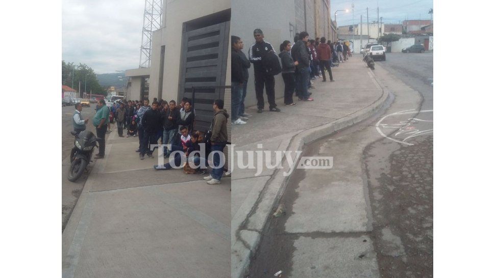 Fila para comprar entradas