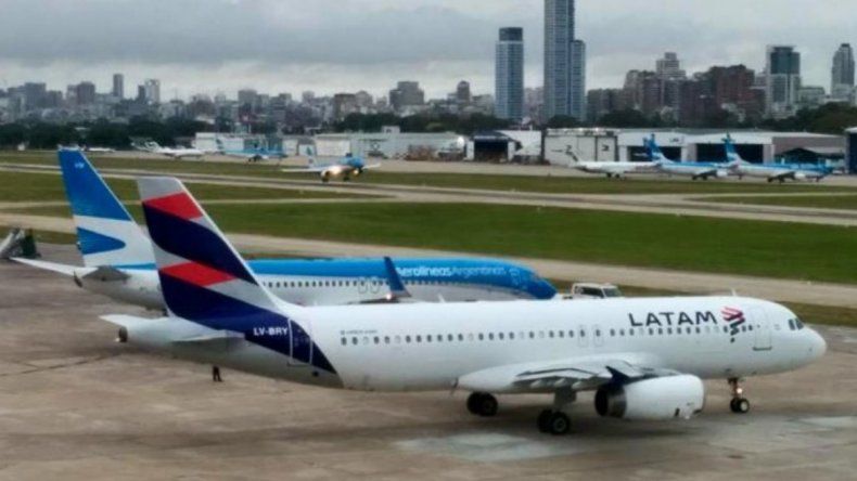 Por el paro nacional, Aerolíneas Argentinas y Latam cancelaron sus vuelos 