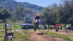 Con gran convocatoria de pilotos y público, culminó en Jujuy la&nbsp;segunda fecha del Campeonato del NOA de Enduro, que se desarrolló durante dos jornadas en el circuito de Juan Galán.