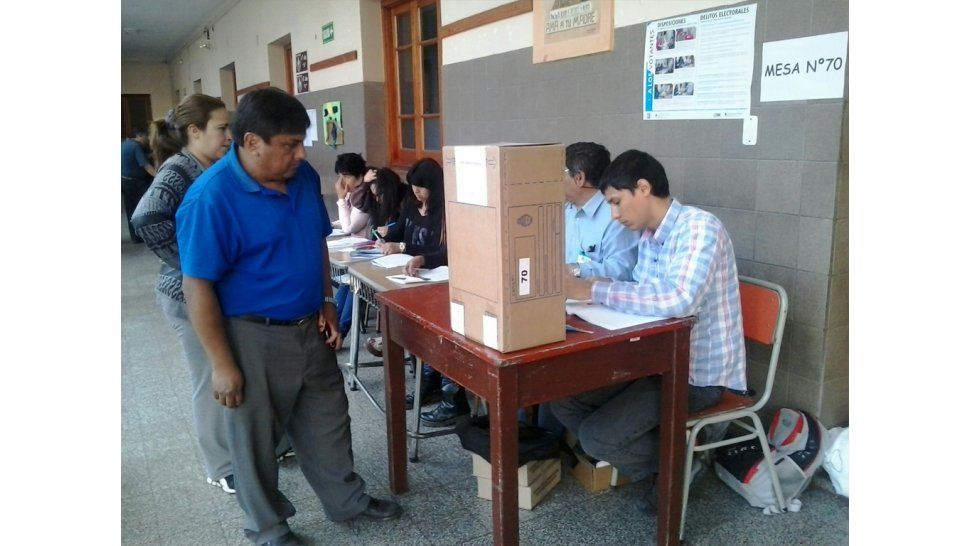 Jujeños votando