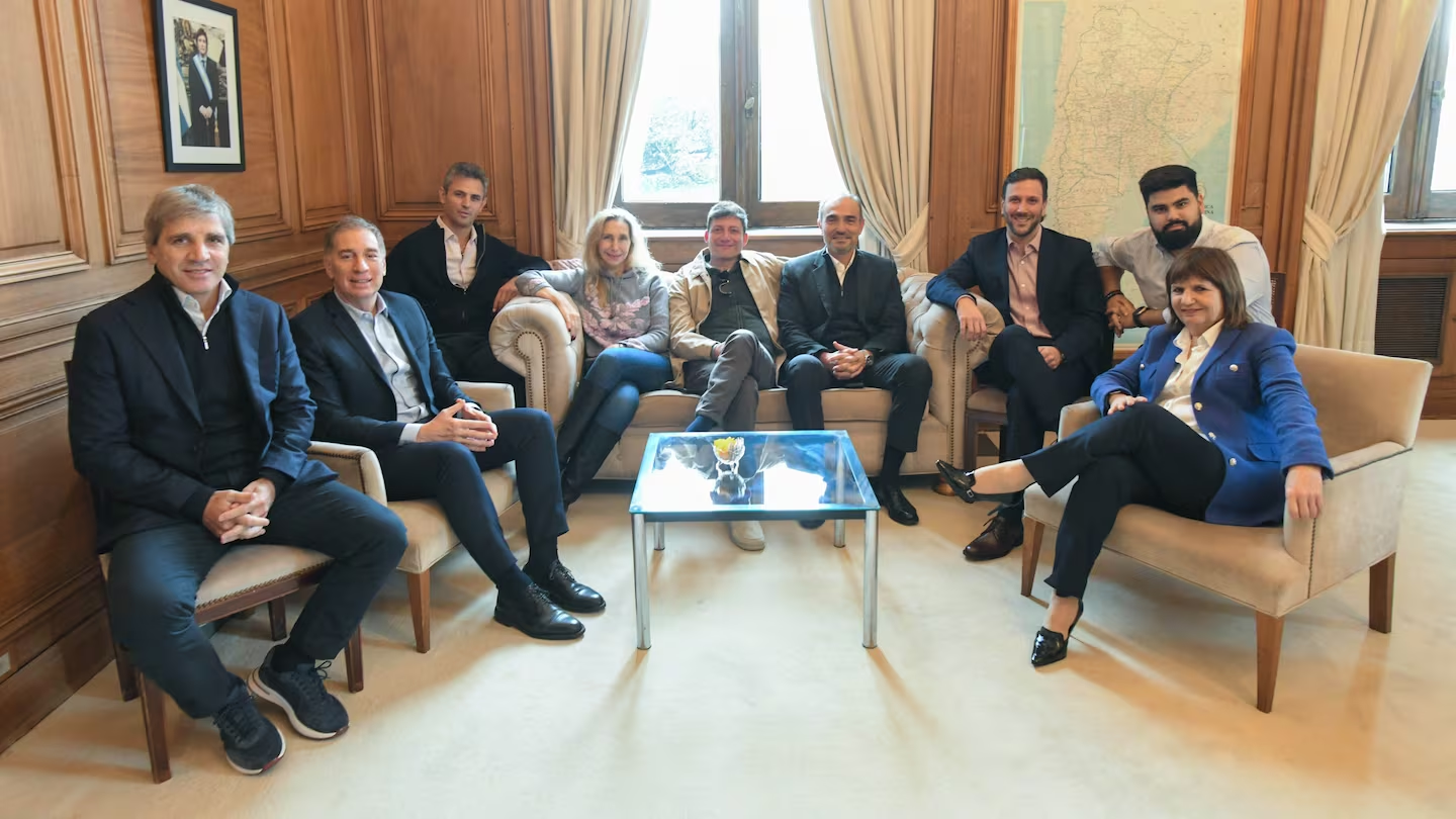 ley de propiedad privada: el gobierno reune a la mesa politica antes de la sesion en el senado