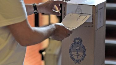 La jornada electoral de este 7 de mayo incluye otras dos provincias del norte grande que votaran por gobernador, diputdos, intendentes, entre otros.