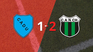 Nueva Chicago superó a Def. Unidos con dos tantos de Franco Amarfil