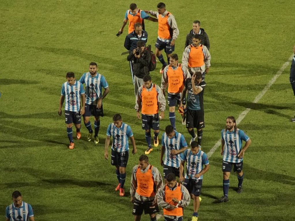Gimnasia no encuentra el camino
