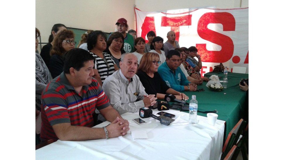 Conferencia de prensa de gremios