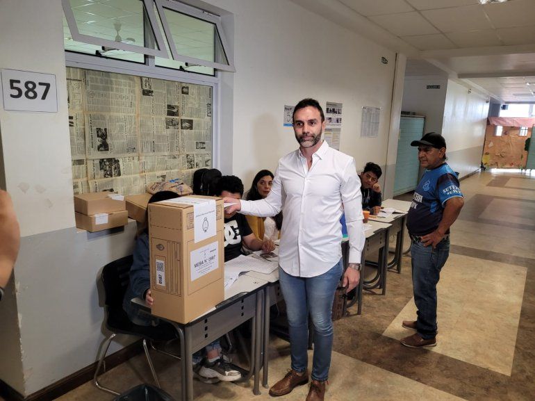 Ezequiel Atauche es candidato a senador en las elecciones 2023. Ezequiel Atauche es candidato a senador en las elecciones 2023.