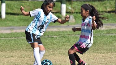 Fútbol femenino infantil.