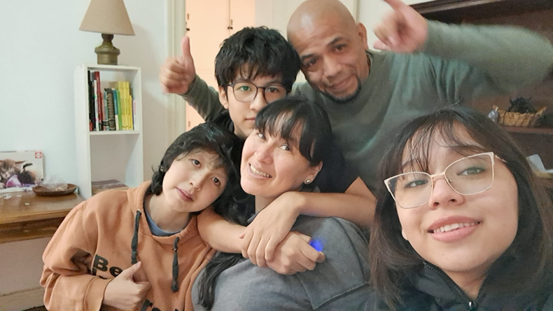 Su familia acompaña la lucha del guerrero que espera un corazón.