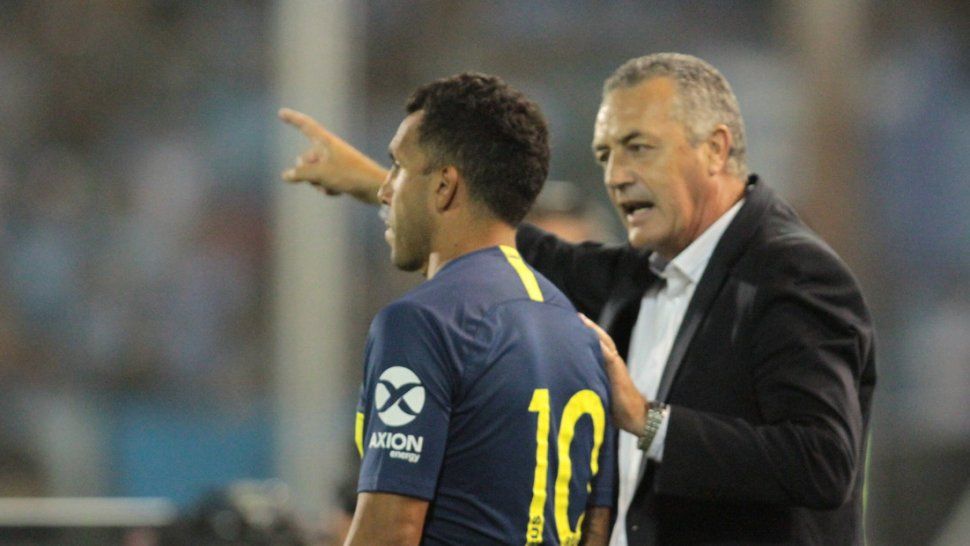 alfaro confirmo el equipo y explico que tevez y zarate podrian jugar juntos
