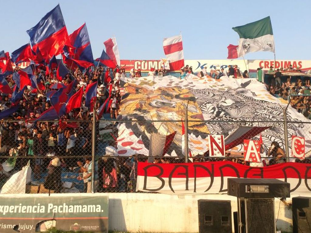 Hinchadas en el 2do Sábado Estudiantil