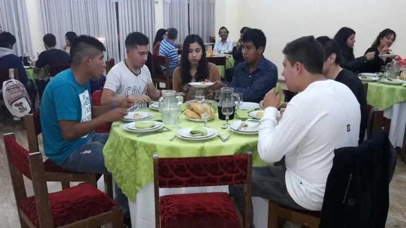 Degustación de comidas para la Cena Blanca (Archivo)