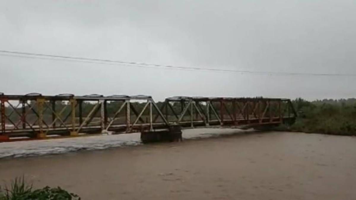 desbordo el rio chico en tucuman y hay 15 viviendas afectadas en aguilares