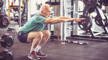 Que ejercicios mejoran la fuerza física y el cerebro a los 50 años.&nbsp;