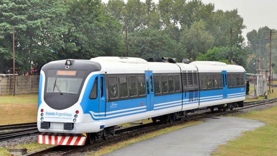 apedrearon el tren de pasajeros que une salta con güemes: y hay dos heridos