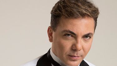 Cristian Castro está de novio con una chica argentina llamada Sol.