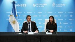 Sergio Massa y Fernanda Raverta anunciaron nuevos créditos para jubilados.&nbsp;