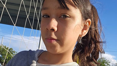 “Veo en mi celular cientos de fotos, videos con tu vocecita siempre alegre, con tus locuritas de adolescente”, escribió la abuela de Agostina Vega (Imagen Clarin) “Veo en mi celular cientos de fotos, videos con tu vocecita siempre alegre, con tus locuritas de adolescente”, escribió la abuela de Agostina Vega (Imagen Clarin)