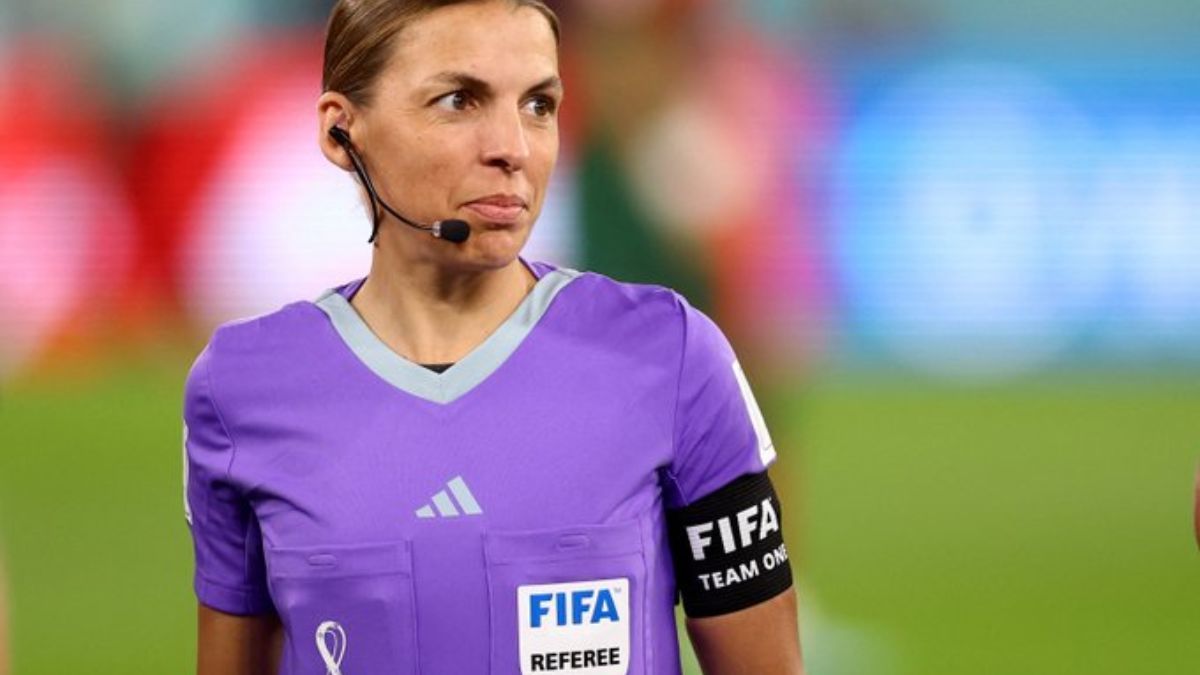 Stéphanie Frappart, la primera mujer árbitro en dirigir un partido en un Mundial&nbsp;