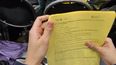 Video muestra a alumno con lentes especiales copiando el examen de residencias