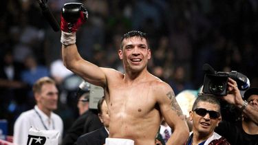Maravilla Martínez noqueó en el primer round en su debut en el Luna Park.