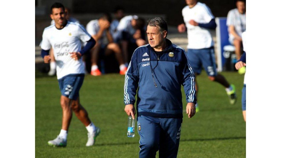 Martino repetiría el equipo