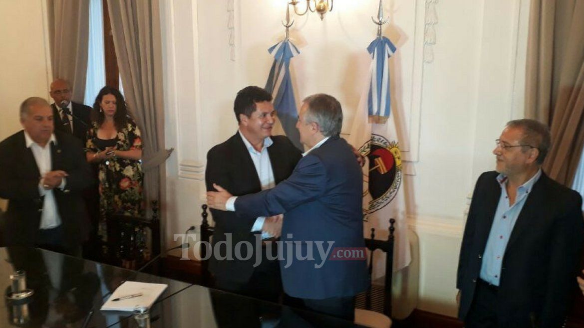 Todo Jujuy | Ingenio la Esperanza: Firma con Omega