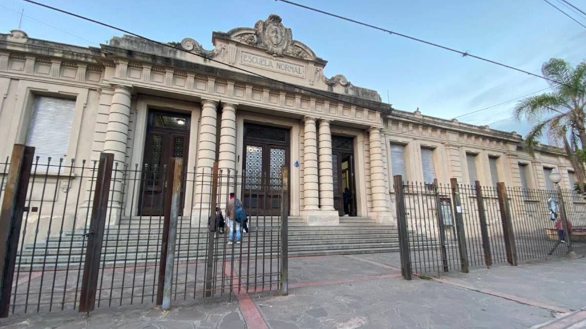 suspendieron las clases en la primaria de la escuela normal