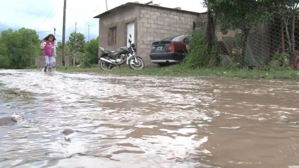 El fuerte temporal causó numerosos destrozos en el Asentamiento Alberdi