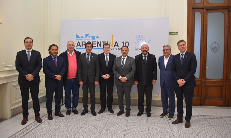 Gobernadores del Norte Grande reclaman por el transporte y la obra publica