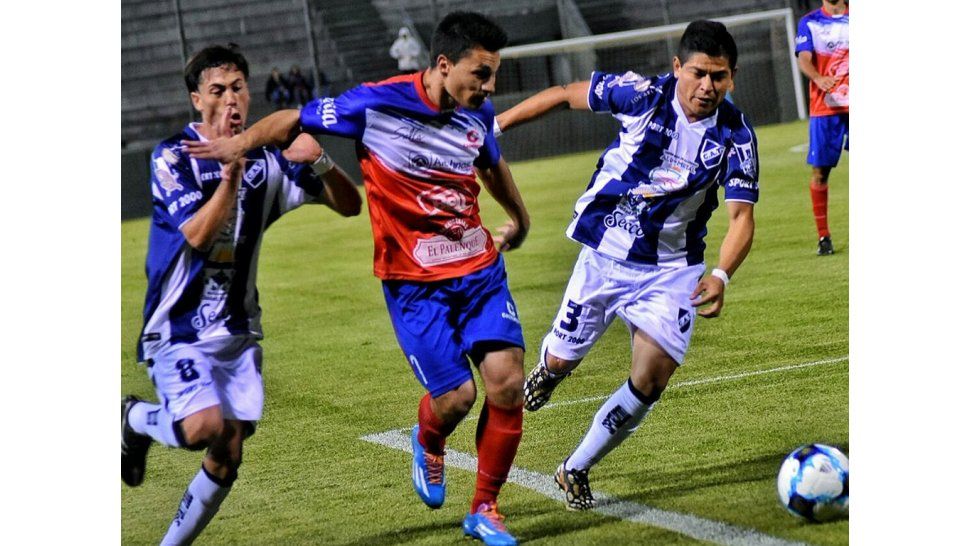 Talleres empató en Salta