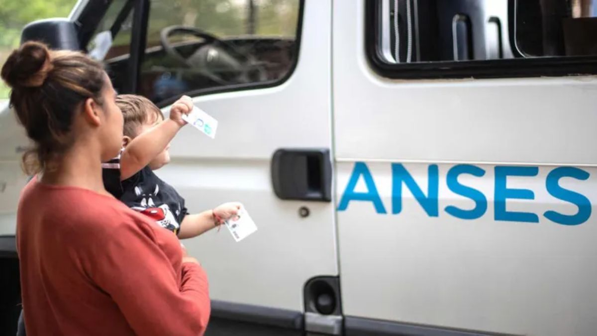 ANSES confirmó los requisitos que deberán cumplir los beneficiarios de AUH para acceder a nuevos préstamos en julio.