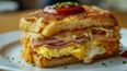 El sándwich coreano mezcla huevo, repollo, pan tostado y un toque dulce en cada bocado.