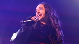 María Becerra se presentó en el festival América Rockstars realizado en el Centro de Convenciones de Punta del Este.