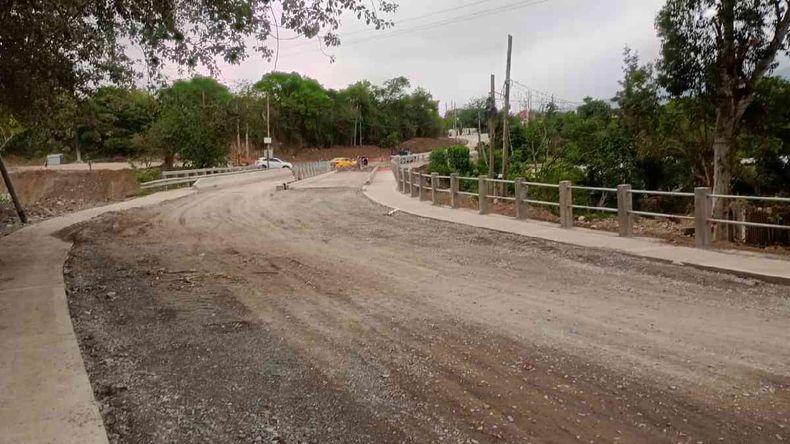 Cortes de tránsito en el puente del barrio Los Huaicos