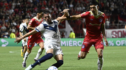 Argentinos y Vélez empataron en un partid con final para el infarto