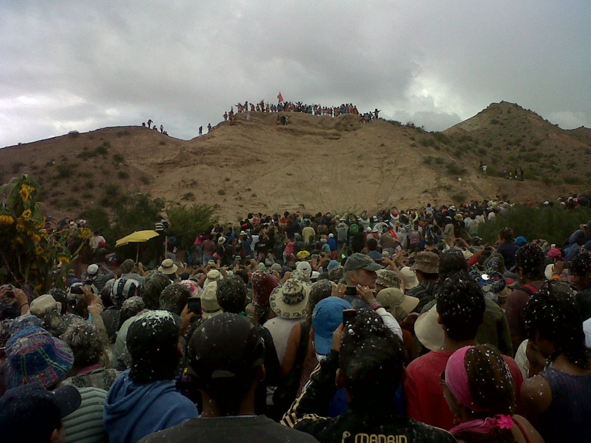 Desentierro en Uquia