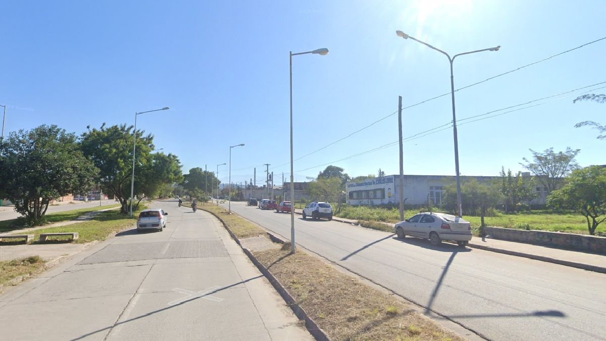 AltoComedero: un hombre denunció que seis motociclistas lo interceptaron y lerobaron el auto