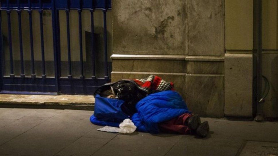 La situación de los que viven en la calle es muy peor en época de frío.