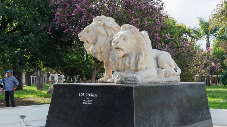 Este jueves trasladarán las estatuas de Lola Mora: dónde irán