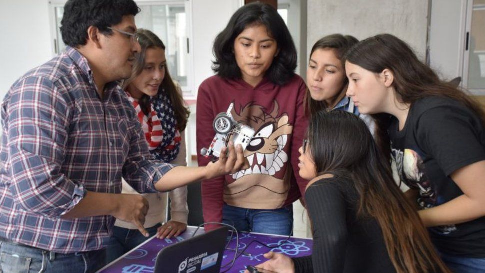 La robótica llega a los barrios Cuyaya, Campo Verde y Alto Comedero
