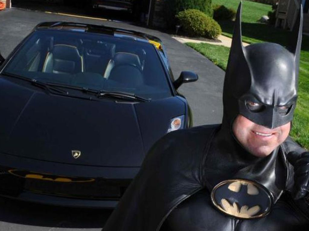 Batman y su batimóvil