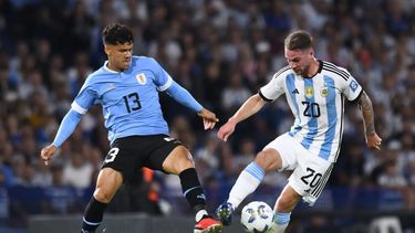 A qué hora juega Uruguay vs. Argentina hoy por las Eliminatorias Sudamericanas.
