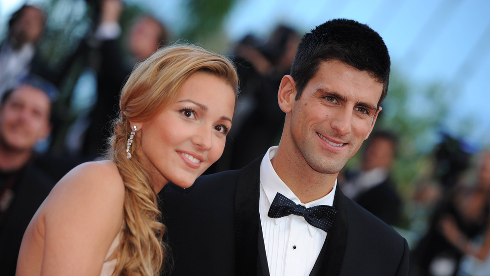 Novak Djokovic dio negativo y se mantiene la polémica