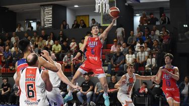 Jujuy Básquet no pudo mantener la diferencia y cayó ante Sportivo Suardi
