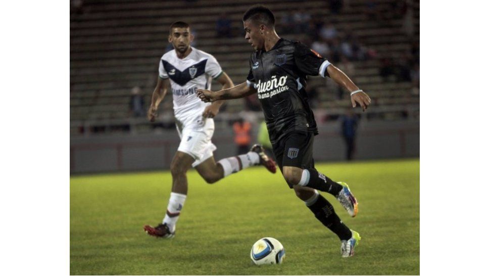 Racing ganó