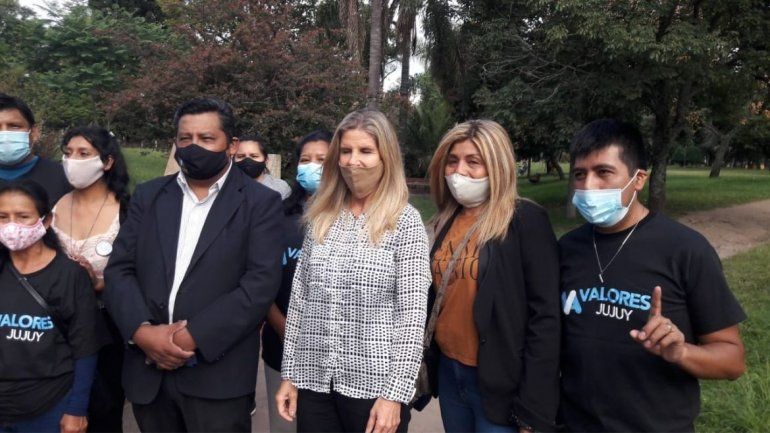 Cynthia Hotton junto a referentes en Jujuy de Valores para mi país.