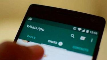 WhatsApp trabaja en una solución directa que permitirá a los usuarios enviar mensajes y fotos a sí mismos.