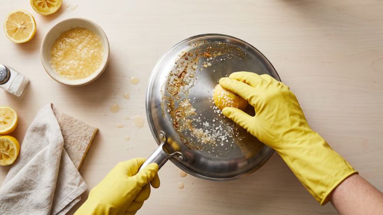 Truco casero: ¿Cómo quitar la grasa de las ollas con dos ingredientes que tenés en casa?