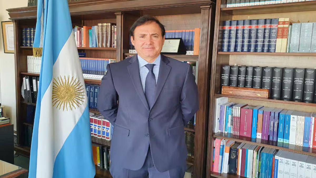 Quién es el juez que prohibió la difusión de los audios de Karina Milei.