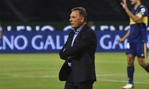 El entrenador de Boca, Miguel Ángel Russo, preocupado por la irregularidad del equipo